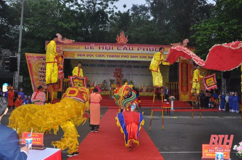 Độc đáo lễ hội Cầu Phúc Đền Độc Cước 