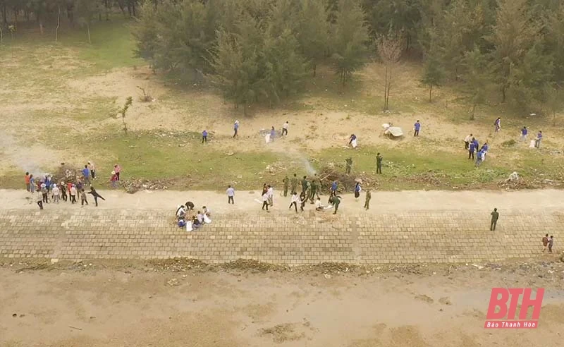 Đoàn Thanh niên Báo Thanh Hóa tổ chức hoạt động tình nguyện tại huyện Hậu Lộc