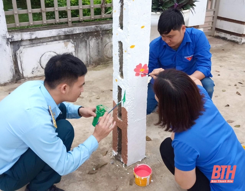 Tuổi trẻ Thọ Xuân với “Đường tranh bích họa” và “Cột điện nở hoa”