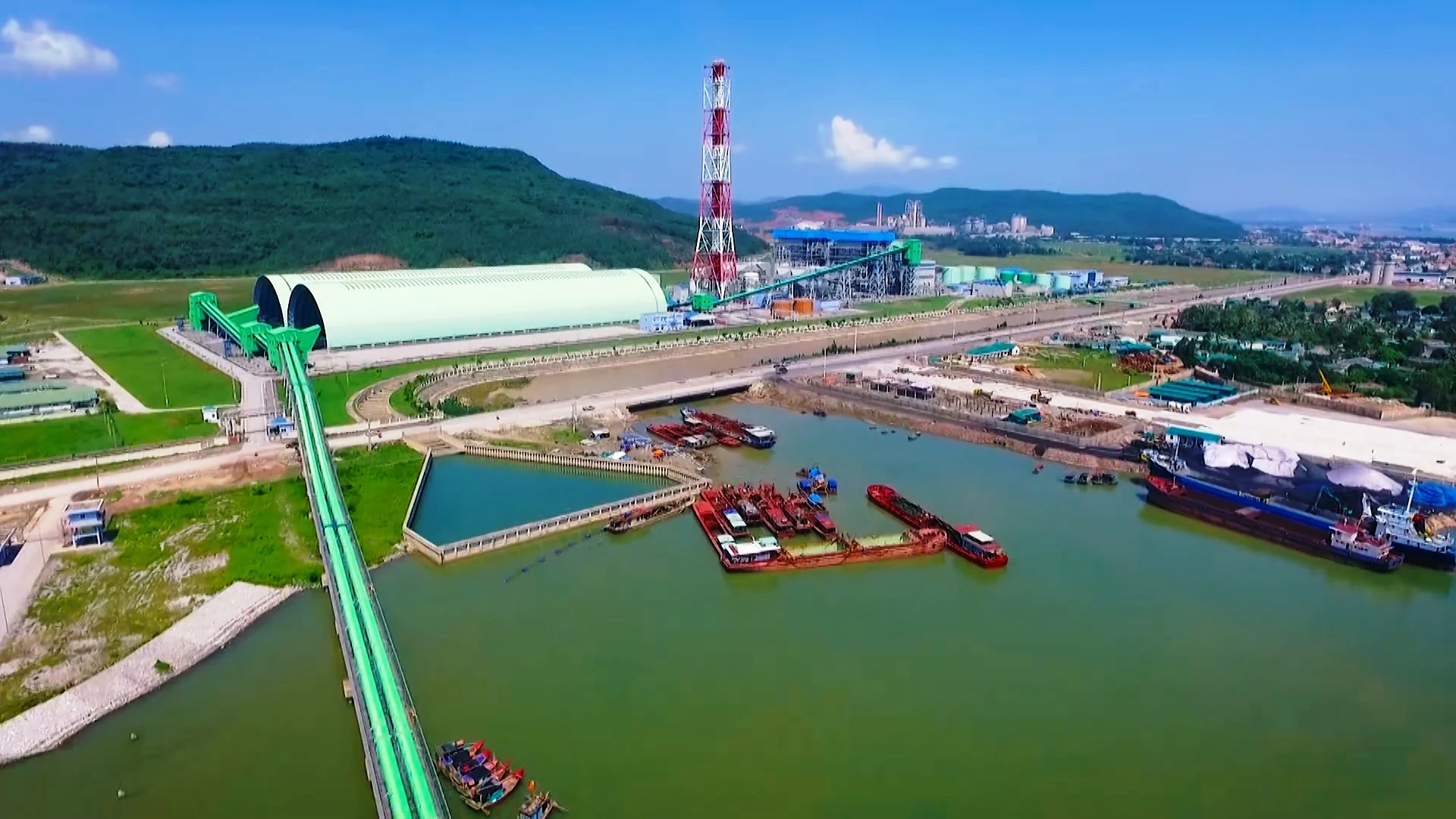[E-Magazine] - Thị xã Nghi Sơn: Nỗ lực trở thành trung tâm kinh tế, đô thị động lực của tỉnh và khu vực