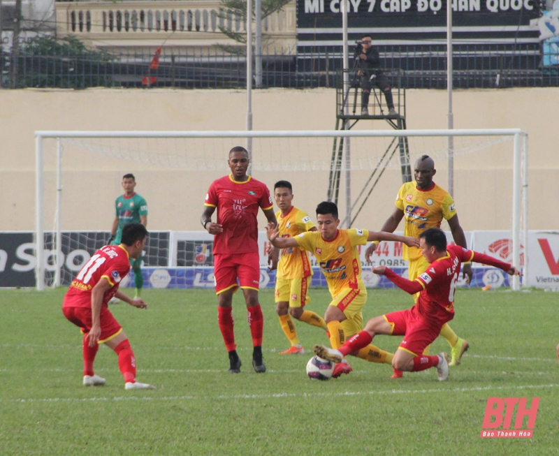 Giành chiến thắng trong trận derby Bắc Trung Bộ, Đông Á Thanh Hóa vươn lên vị trí thứ 5