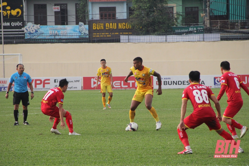 Giành chiến thắng trong trận derby Bắc Trung Bộ, Đông Á Thanh Hóa vươn lên vị trí thứ 5