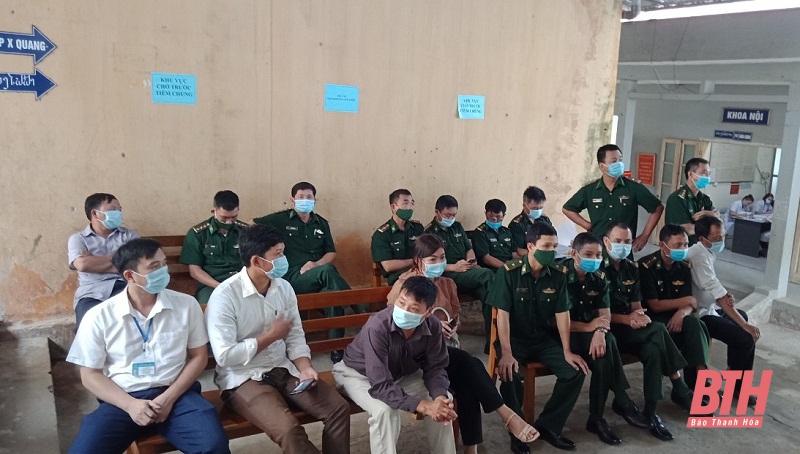 Tiêm 109 mũi vắc - xin phòng dịch COVID-19 cho cán bộ, chiến sỹ Bộ đội Biên phòng tuyến biên giới Mường Lát