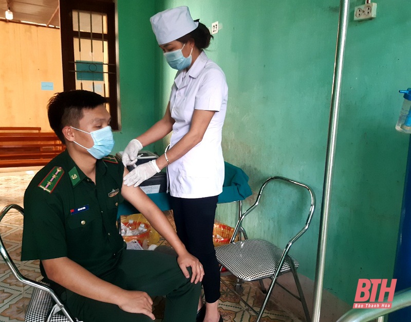 Tiêm 109 mũi vắc - xin phòng dịch COVID-19 cho cán bộ, chiến sỹ Bộ đội Biên phòng tuyến biên giới Mường Lát