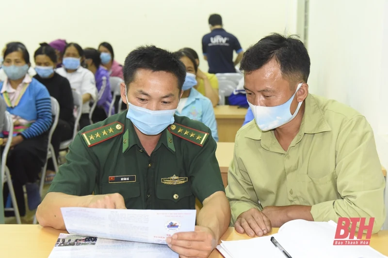 Đồng bào Mông huyện Mường Lát sẵn sàng cho ngày bầu cử