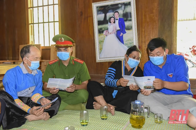 Đồng bào Mông huyện Mường Lát sẵn sàng cho ngày bầu cử
