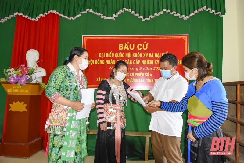 Đồng bào Mông huyện Mường Lát sẵn sàng cho ngày bầu cử