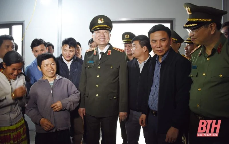 Những ngôi nhà của ý Đảng, lòng dân