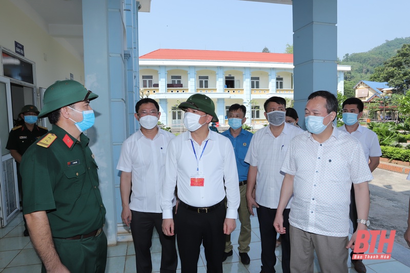 Đồng chí Bí thư Tỉnh ủy Đỗ Trọng Hưng kiểm tra công tác bầu cử và địa điểm phong tỏa, cách ly tập trung phòng chống COVID -19