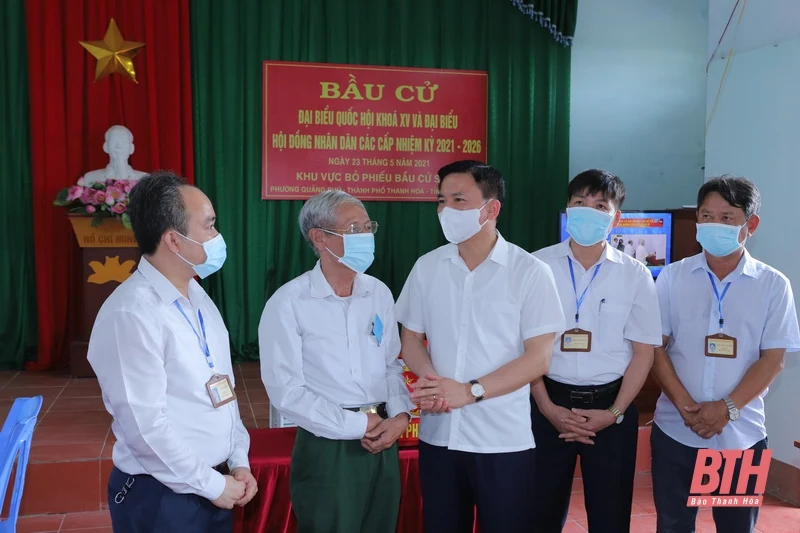 Đồng chí Bí thư Tỉnh ủy Đỗ Trọng Hưng kiểm tra, chỉ đạo công tác chuẩn bị bầu cử và phòng, chống dịch COVID-19 tại TP Thanh Hóa