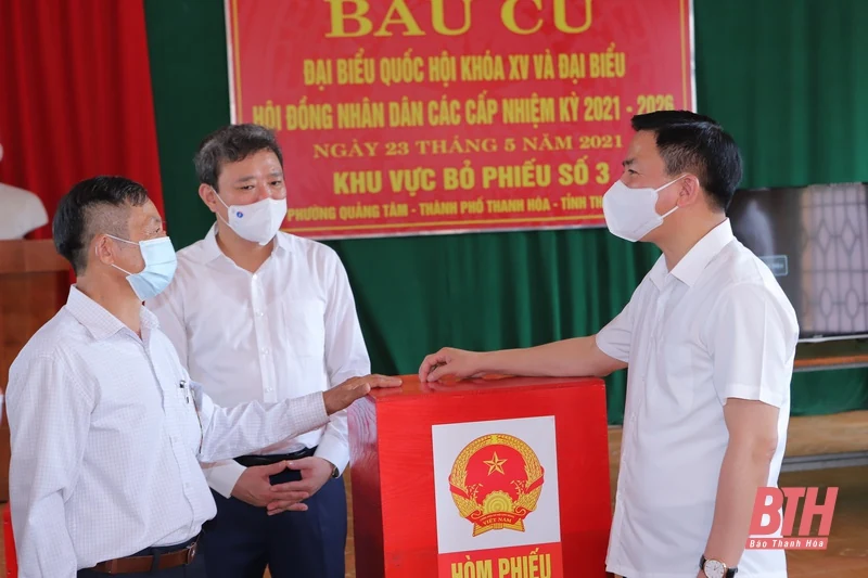 Đồng chí Bí thư Tỉnh ủy Đỗ Trọng Hưng kiểm tra, chỉ đạo công tác chuẩn bị bầu cử và phòng, chống dịch COVID-19 tại TP Thanh Hóa