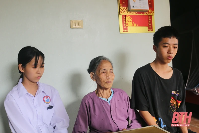 Cô học trò mồ côi cần sự giúp đỡ của các nhà hảo tâm