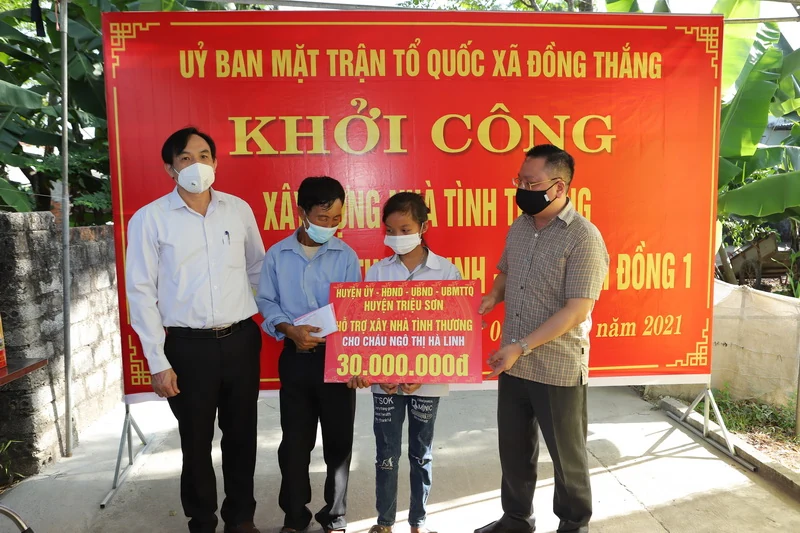 Đồng chí Bí thư Tỉnh ủy Đỗ Trọng Hưng thăm và làm việc tại huyện Triệu Sơn