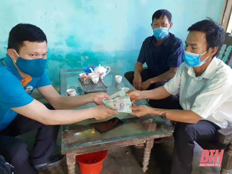 Lan tỏa hình ảnh đẹp về sự trung thực khi nhặt được của rơi trả lại người đánh mất