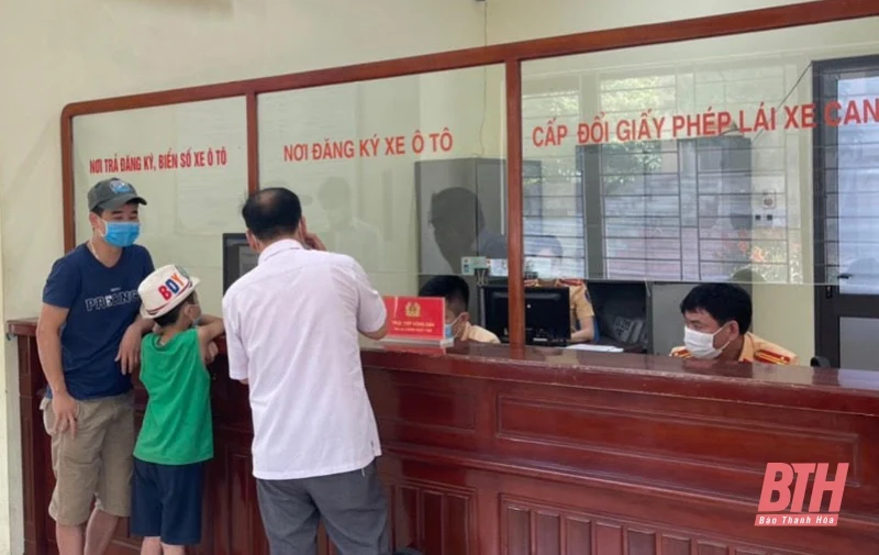 Phát hiện nhiều “ xe gian ” khi người dân đăng ký sang tên , đổi chủ