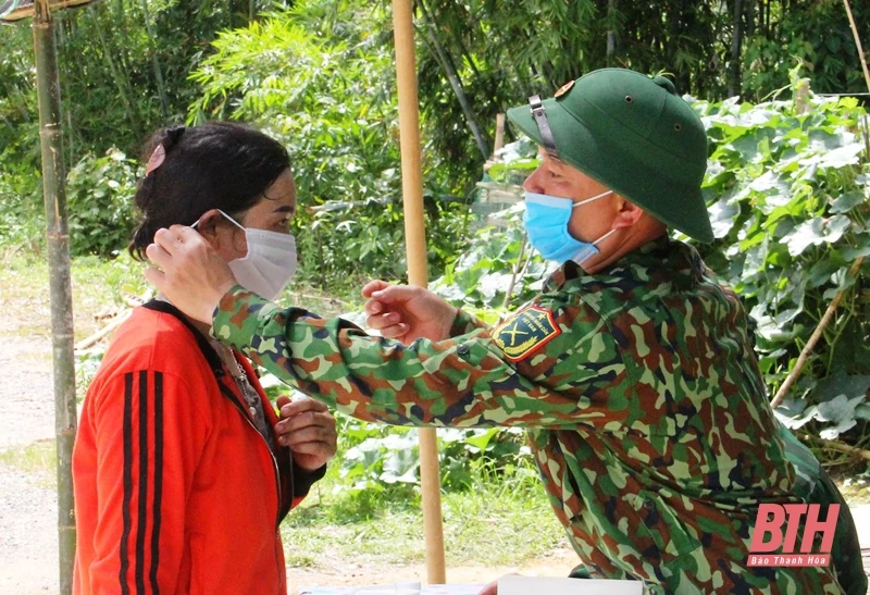 “Vượt nắng, thắng mưa” thực hiện “nhiệm vụ kép” nơi phên dậu Quốc gia