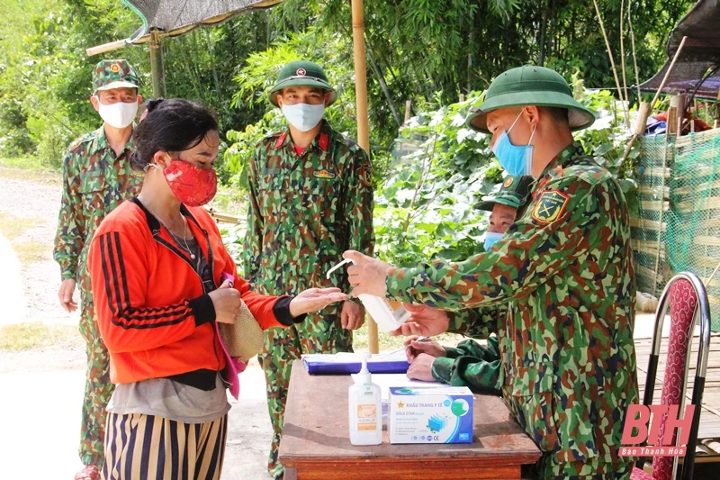“Vượt nắng, thắng mưa” thực hiện “nhiệm vụ kép” nơi phên dậu Quốc gia