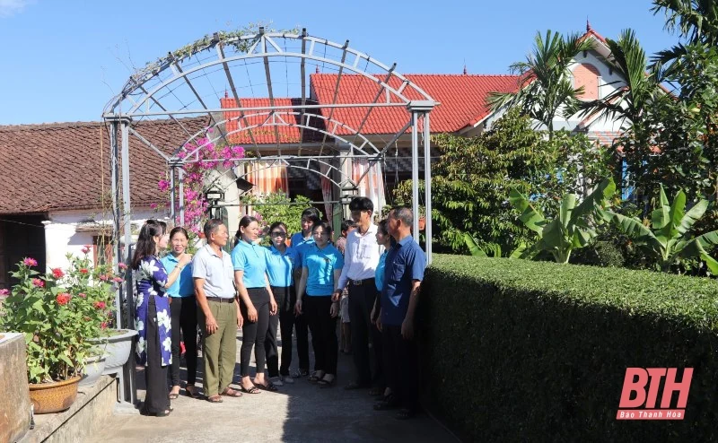 Đẩy mạnh phong trào “Phụ nữ vun đắp giá trị tốt đẹp gia đình Việt Nam” và “Xây dựng người phụ nữ Việt Nam thời đại mới”