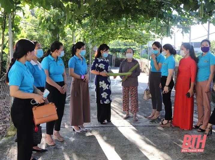 Đẩy mạnh phong trào “Phụ nữ vun đắp giá trị tốt đẹp gia đình Việt Nam” và “Xây dựng người phụ nữ Việt Nam thời đại mới”