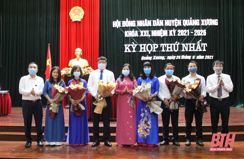 Kỳ họp thứ nhất HĐND huyện Quảng Xương khóa XXI: Bầu các chức danh thuộc HĐND, UBND huyện