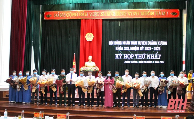 Kỳ họp thứ nhất HĐND huyện Quảng Xương khóa XXI: Bầu các chức danh thuộc HĐND, UBND huyện