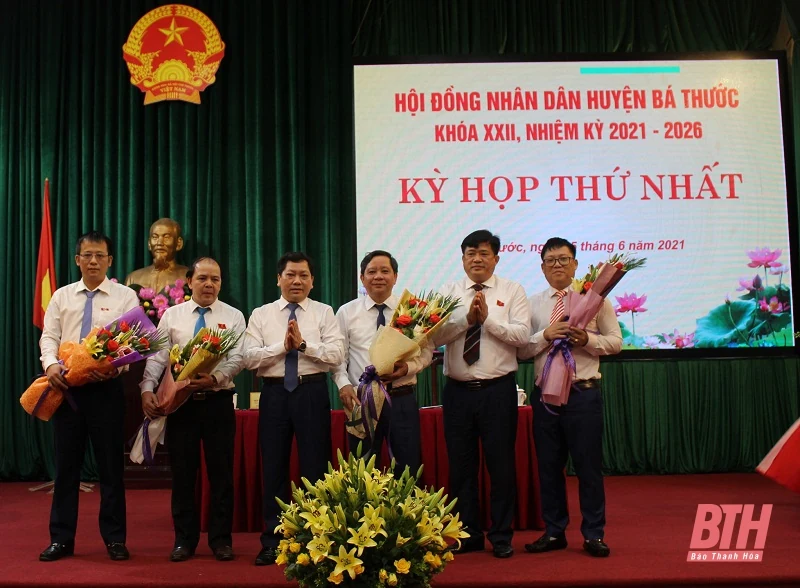 Kỳ họp thứ nhất HĐND huyện Bá Thước khóa XXII bầu các chức danh chủ chốt HĐND, UBND huyện nhiệm kỳ 2021-2026