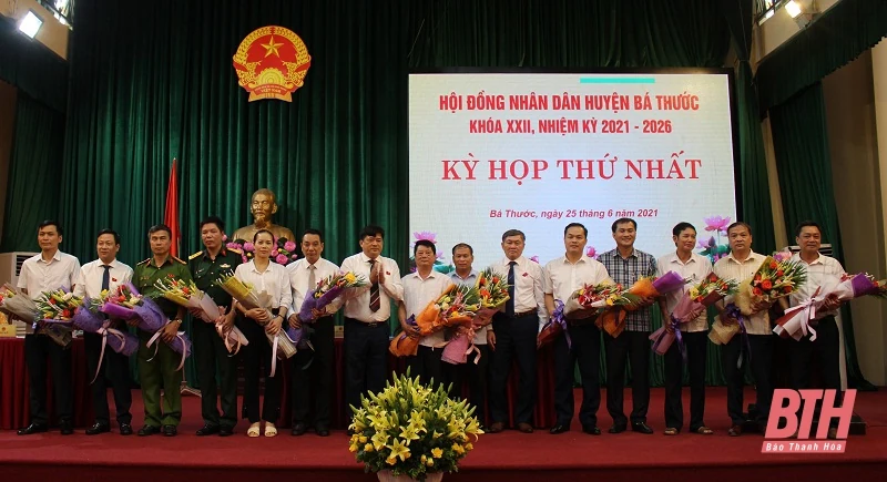 Kỳ họp thứ nhất HĐND huyện Bá Thước khóa XXII bầu các chức danh chủ chốt HĐND, UBND huyện nhiệm kỳ 2021-2026