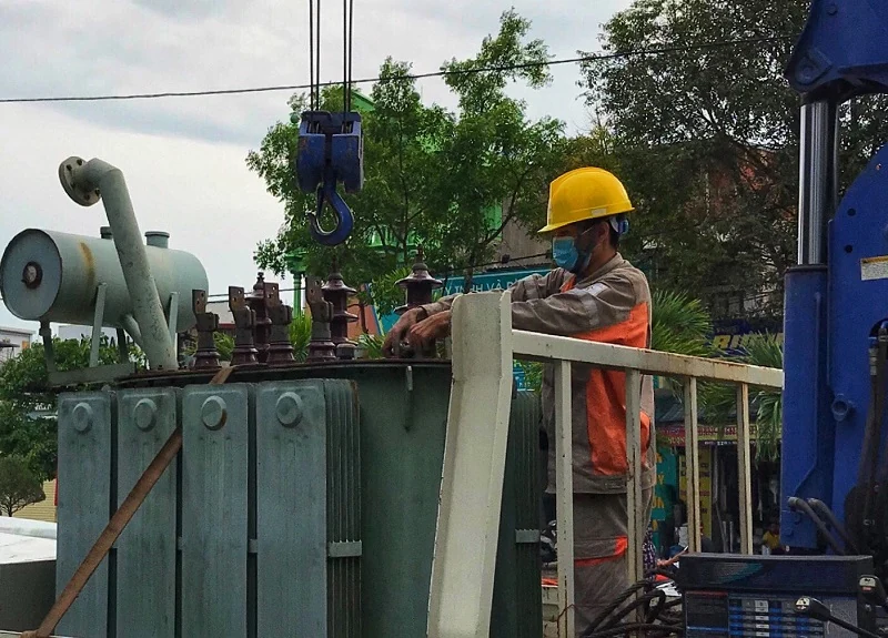Để mùa nắng nóng không còn “sốc” khi hóa đơn tiền điện tăng cao