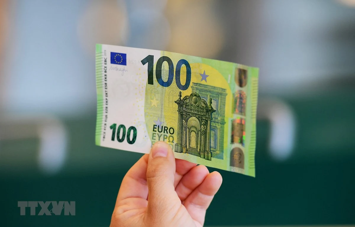 Ủy ban châu Âu nâng mạnh dự báo tăng trưởng của Eurozone