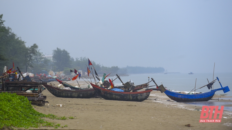 TP Sầm Sơn thực hiện nghiêm lệnh cấm biển, ứng phó với áp thấp nhiệt đới