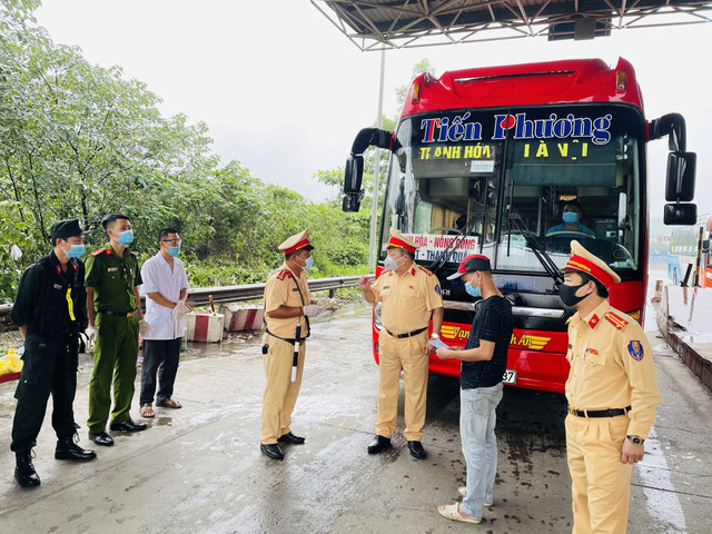 Tăng cường phòng, chống lây nhiễm SARS-CoV-2 trên phương tiện vận tải liên tỉnh