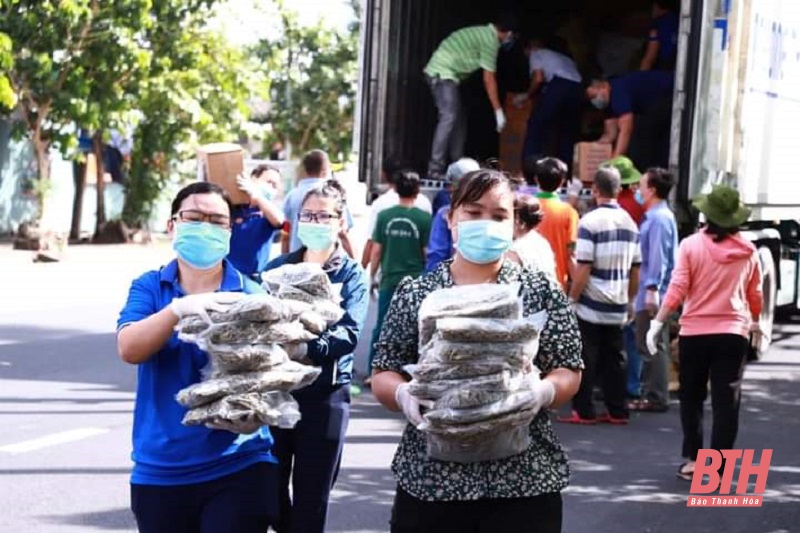 Hàng ngàn tấn lương thực, thực phẩm của tỉnh Thanh Hóa đã được trao tận tay người dân TP Hồ Chí Minh