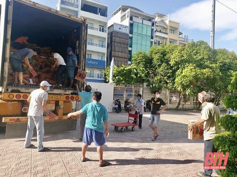 Hàng ngàn tấn lương thực, thực phẩm của tỉnh Thanh Hóa đã được trao tận tay người dân TP Hồ Chí Minh