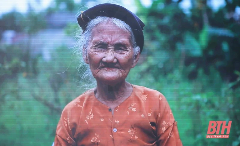 Cụ bà Đỗ Thị Mơ: “Hãy thật quyết tâm như lời Bác Hồ dặn, không có việc gì khó, chỉ sợ lòng không bền”