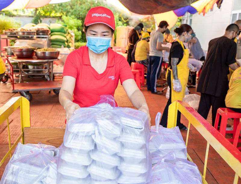 Doanh nghiệp cùng doanh nhân Nguyễn Thị Phương Thảo: Đồng lòng, chung sức đẩy lùi dịch, bệnh