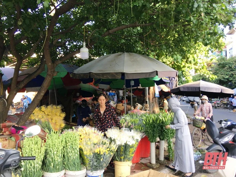 Còn hiện tượng lơ là trong phòng, chống dịch tại chợ đầu mối rau quả, thực phẩm Đông Hương