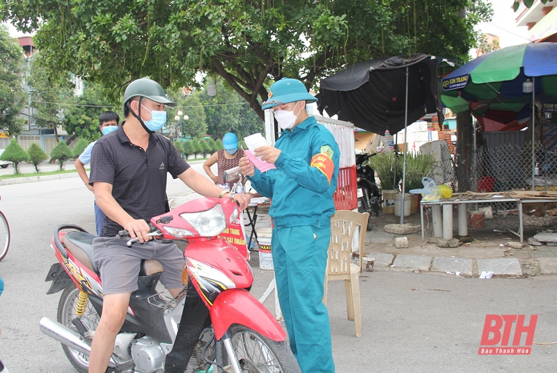 Thanh Hoá: Chợ, siêu thị vắng người mua, giá cả hàng hóa thiết yếu cơ bản bình ổn