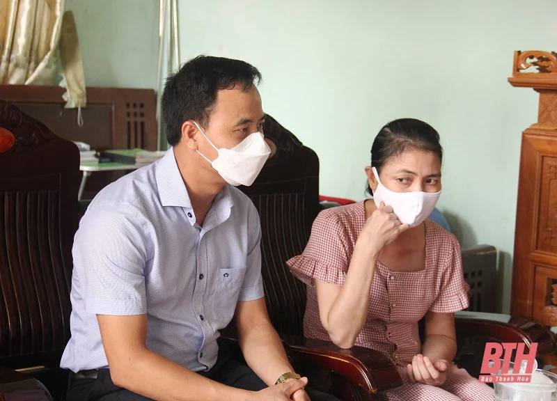 Phường Đông Hải và Hyundai Thanh Hoá t rao học bổng cho học sinh nghèo vượt khó học giỏi