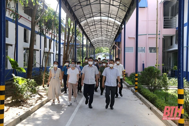 Chủ tịch UBND tỉnh Đỗ Minh Tuấn kiểm tra, chỉ đạo công tác phòng, chống dịch tại thị xã Nghi Sơn