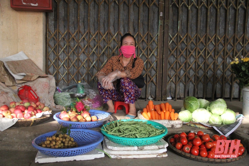 Chợ truyền thống, siêu thị trên địa bàn TP Thanh Hóa: Số lượng người mua giảm mạnh, thực phẩm bảo đảm cung ứng cho người dân