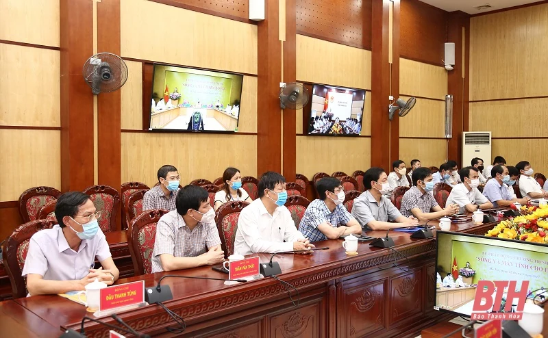 Phát động Chương trình “Sóng và máy tính cho em”