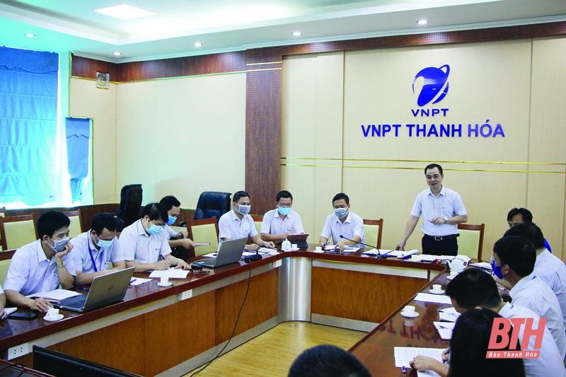 Sinh hoạt chuyên đề về học tập và làm theo tư tưởng, đạo đức, phong cách Hồ Chí Minh: Giải pháp đưa Chỉ thị 05 đi vào thực tiễn ở từng chi bộ