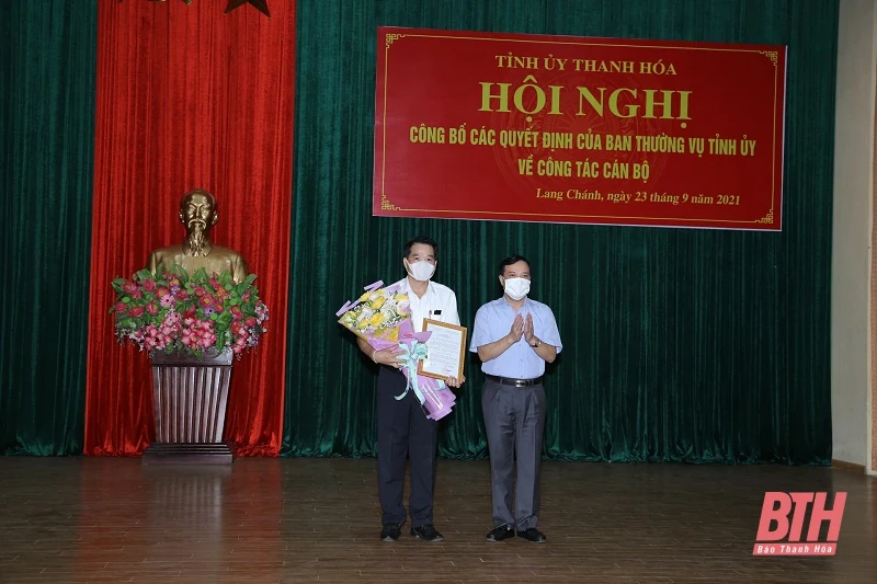 Phó Bí thư Thường trực Tỉnh ủy Lại Thế Nguyên dự hội nghị công bố Quyết định của Ban Thường vụ Tỉnh ủy về công tác cán bộ tại Lang Chánh