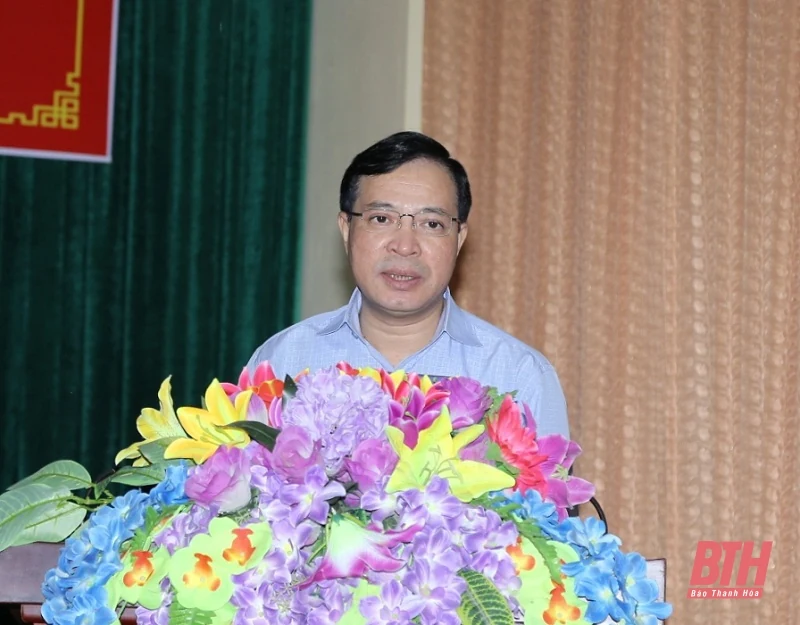 Phó Bí thư Thường trực Tỉnh ủy Lại Thế Nguyên dự hội nghị công bố Quyết định của Ban Thường vụ Tỉnh ủy về công tác cán bộ tại Lang Chánh