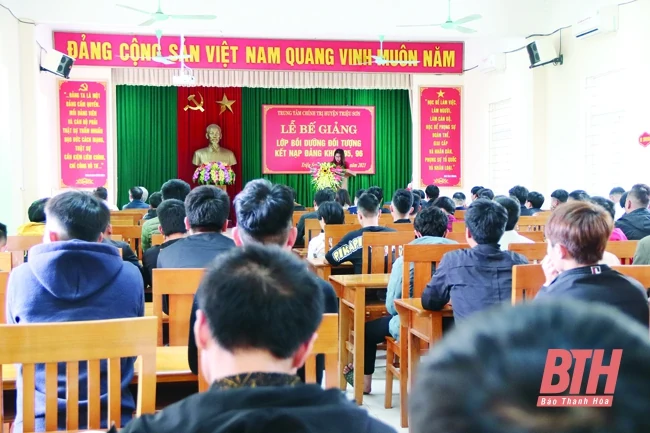 Chú trọng công tác tư tưởng của cán bộ, đảng viên trong tình hình mới