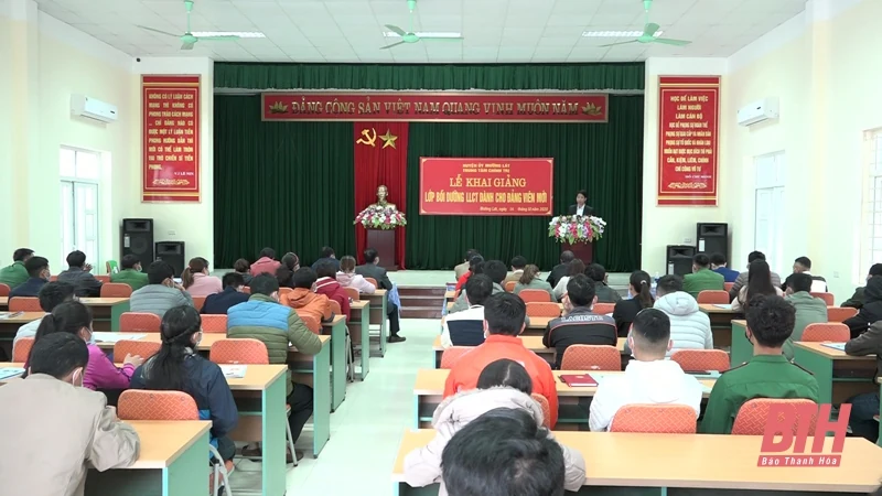 Học và làm theo Bác ở Trung tâm Chính trị huyện Mường Lát