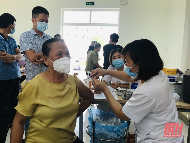 Tăng cường tiêm chủng vắc xin phòng COVID-19