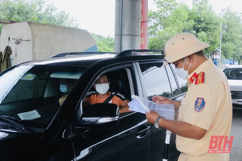 Kiểm soát chặt chẽ người và phương tiện vào tỉnh Thanh Hóa qua Dốc Xây