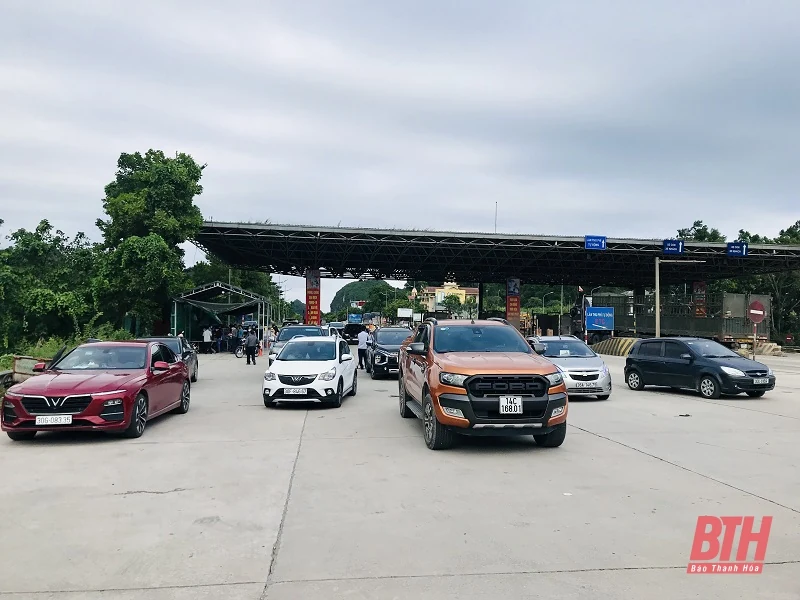 Kiểm soát chặt chẽ người và phương tiện vào tỉnh Thanh Hóa qua Dốc Xây