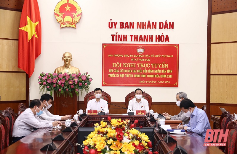 Chủ tịch UBND tỉnh Đỗ Minh Tuấn và các đại biểu HĐND tỉnh tiếp xúc cử tri thị xã Nghi Sơn